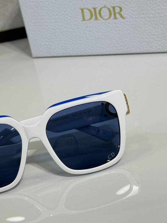 Picture of Dior Sunglasses _SKUfw77317706fw
